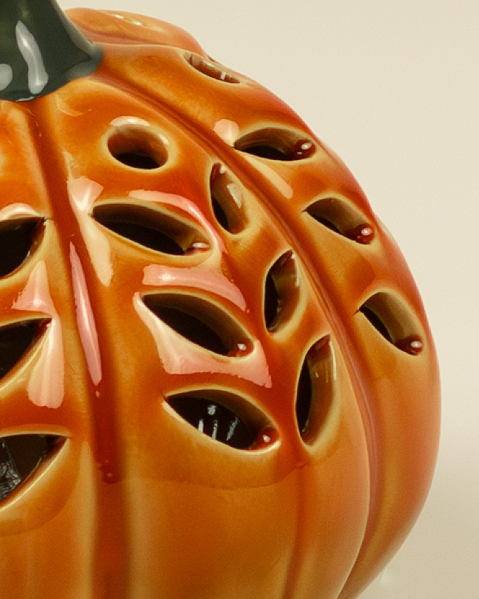 Lanterna LED a forma di zucca in porcellana