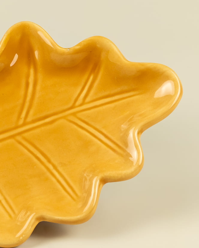 Piatto svuotatasche in ceramica a forma di foglia autunnale